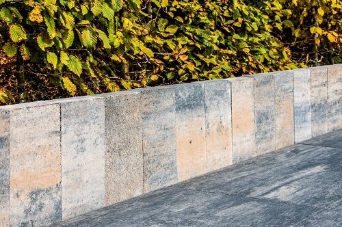 Palisaden richtig setzen Ideale Gartengestaltung